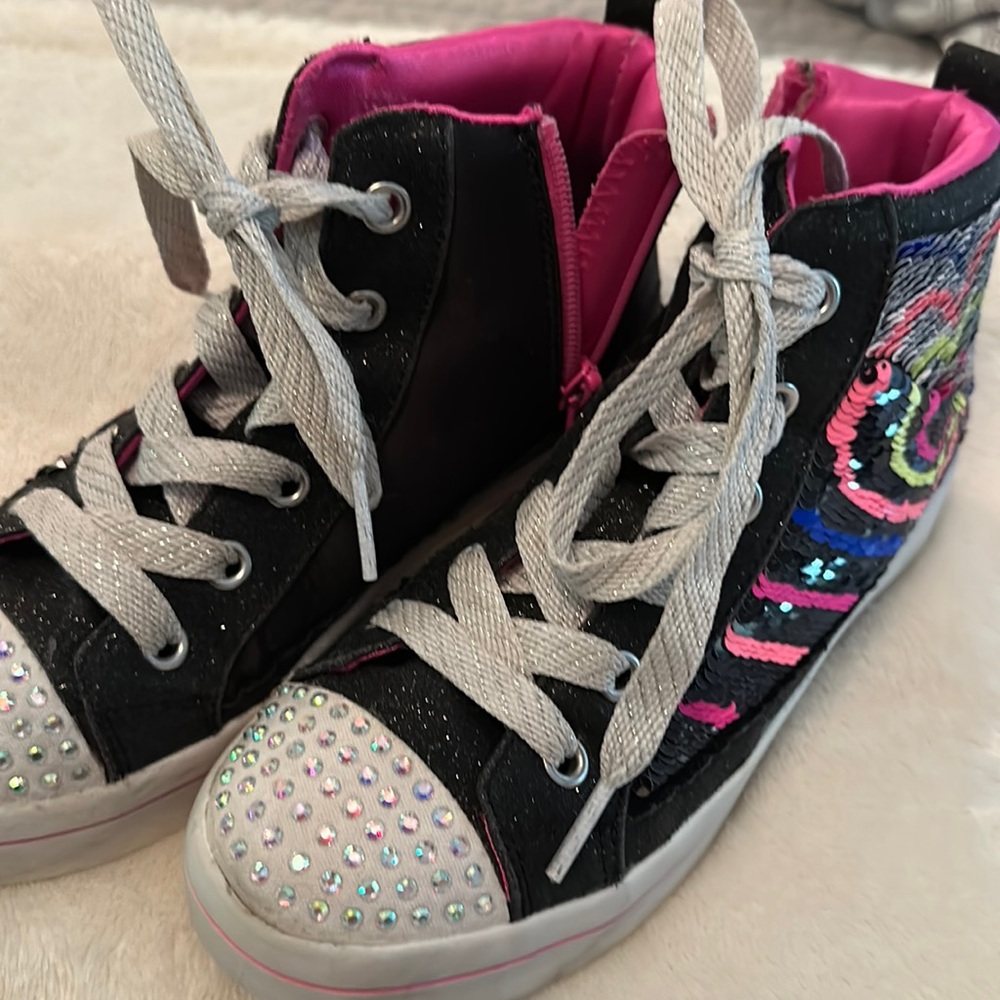 EUC sketchers flip kicks